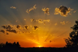 crepuscular rays 20240619 vs