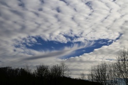 hole punch cloud 20221125 vs
