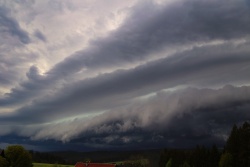 shelf cloud 20240506 vs