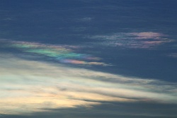 irisierende wolken-020-vs