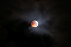 totale-mondfinsternis-2019-a-vs