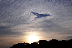 hole-punch-cloud-023-vs